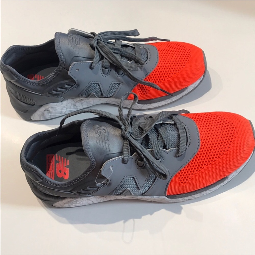 new New Balance sz 10 tongueless wonder shoes